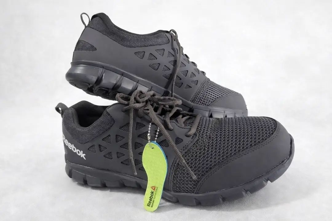 Tenis Reebok de uso rudo talla 9.5