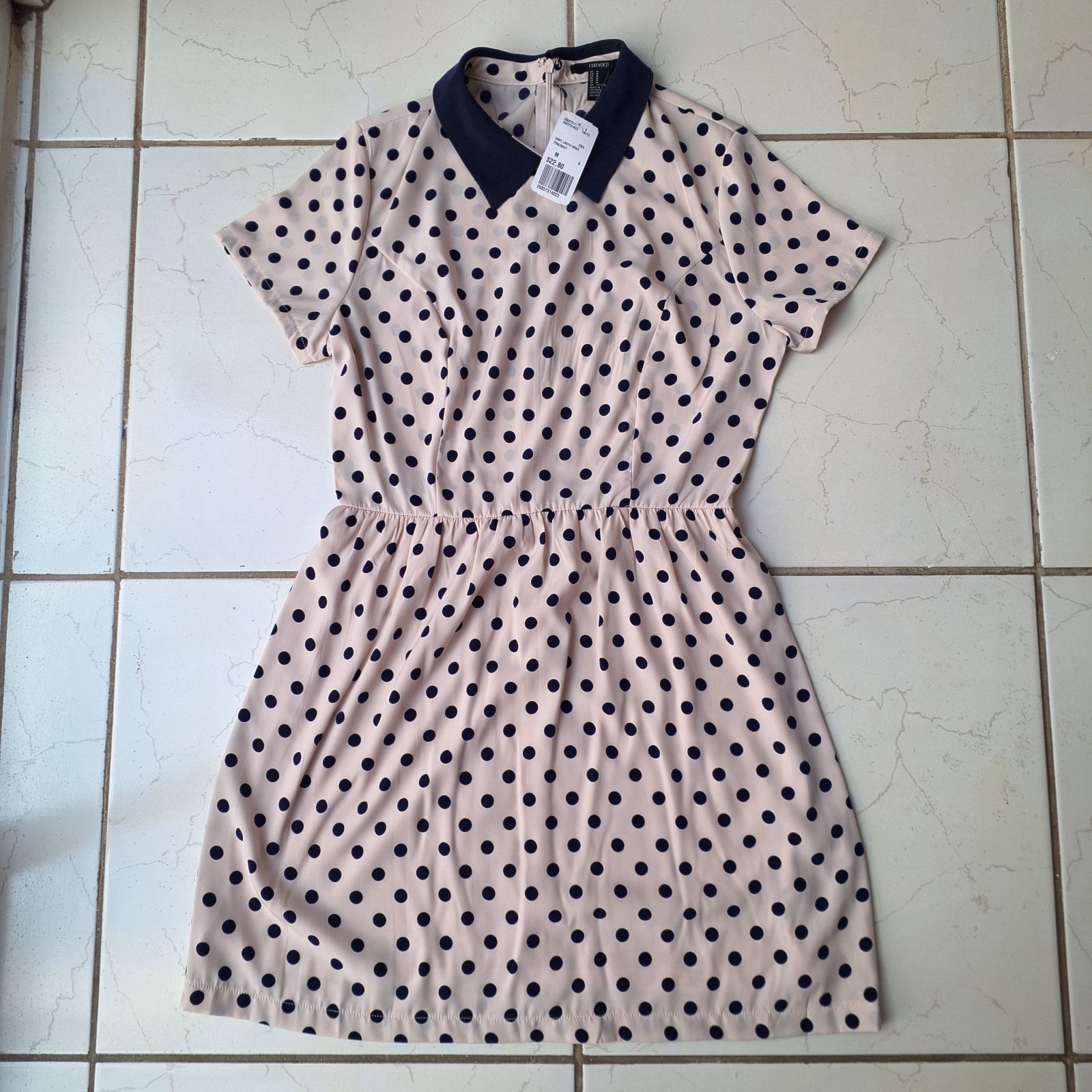 Vestido de manga corta con estampado de puntos - Talla M