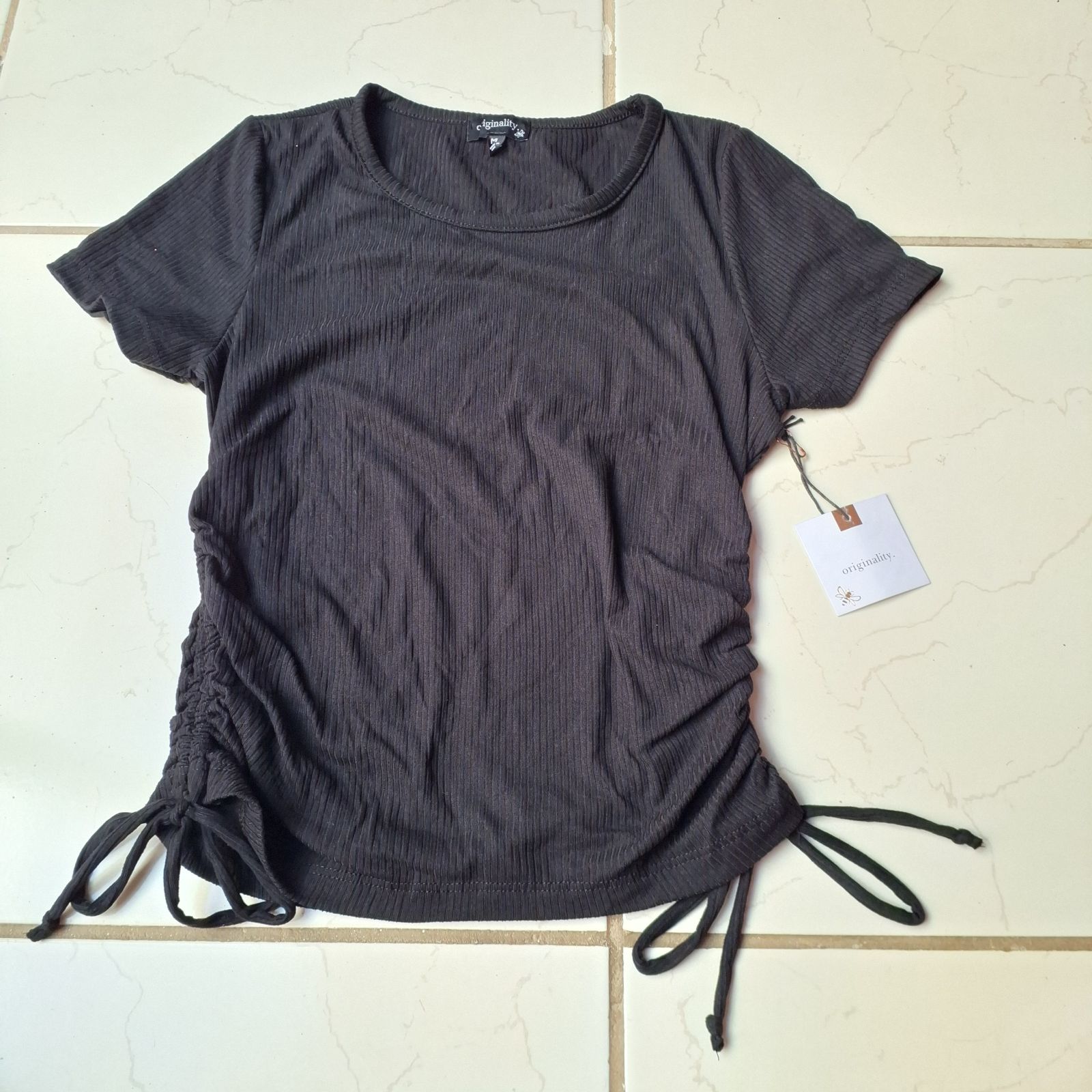 Playera de mujer con detalles fruncidos - Talla M
