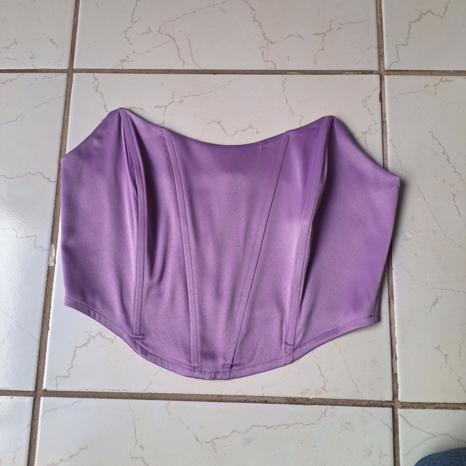 Corset morado con cierre trasero