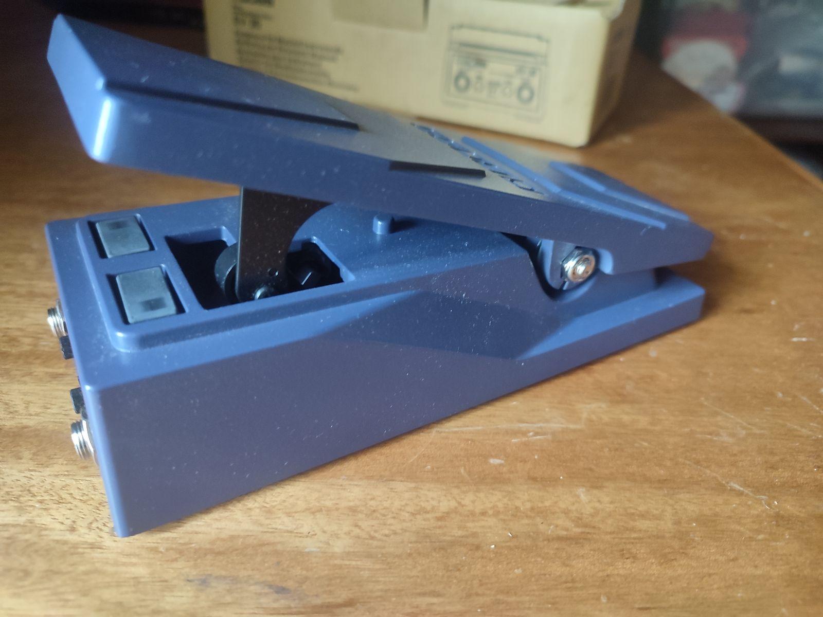 EV 30 BOSS expression pedal