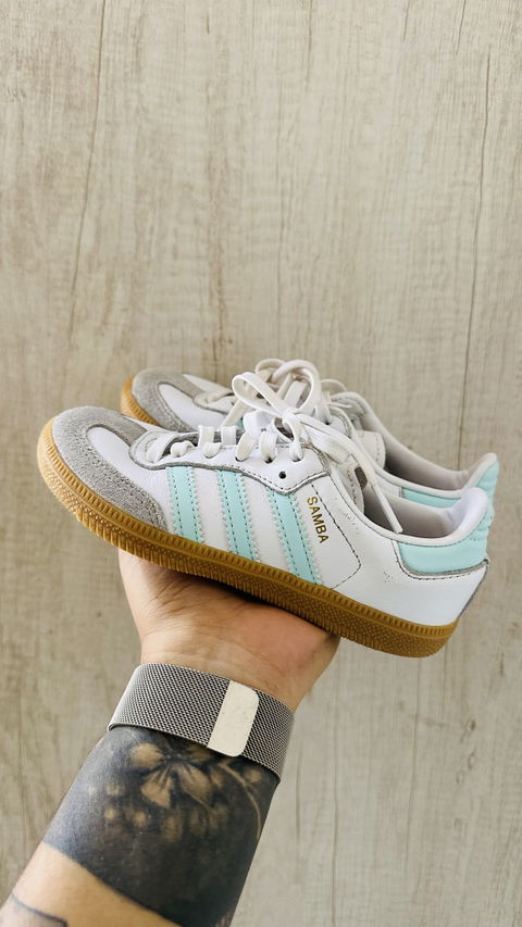 Tenis Adidas Samba para niña.