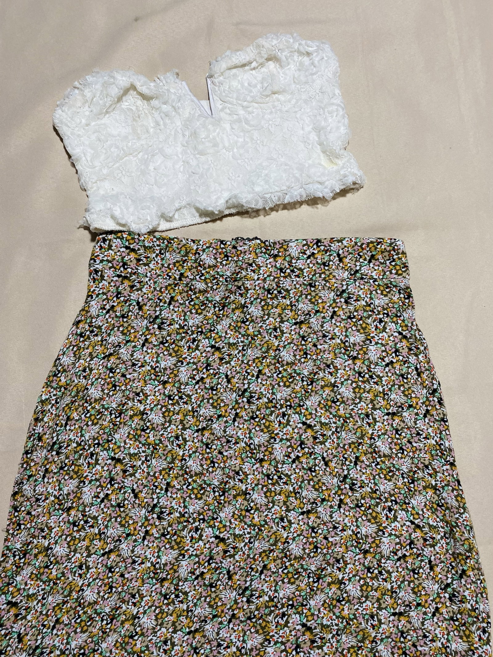 Conjunto Falda MIDI y Top Stradivarius