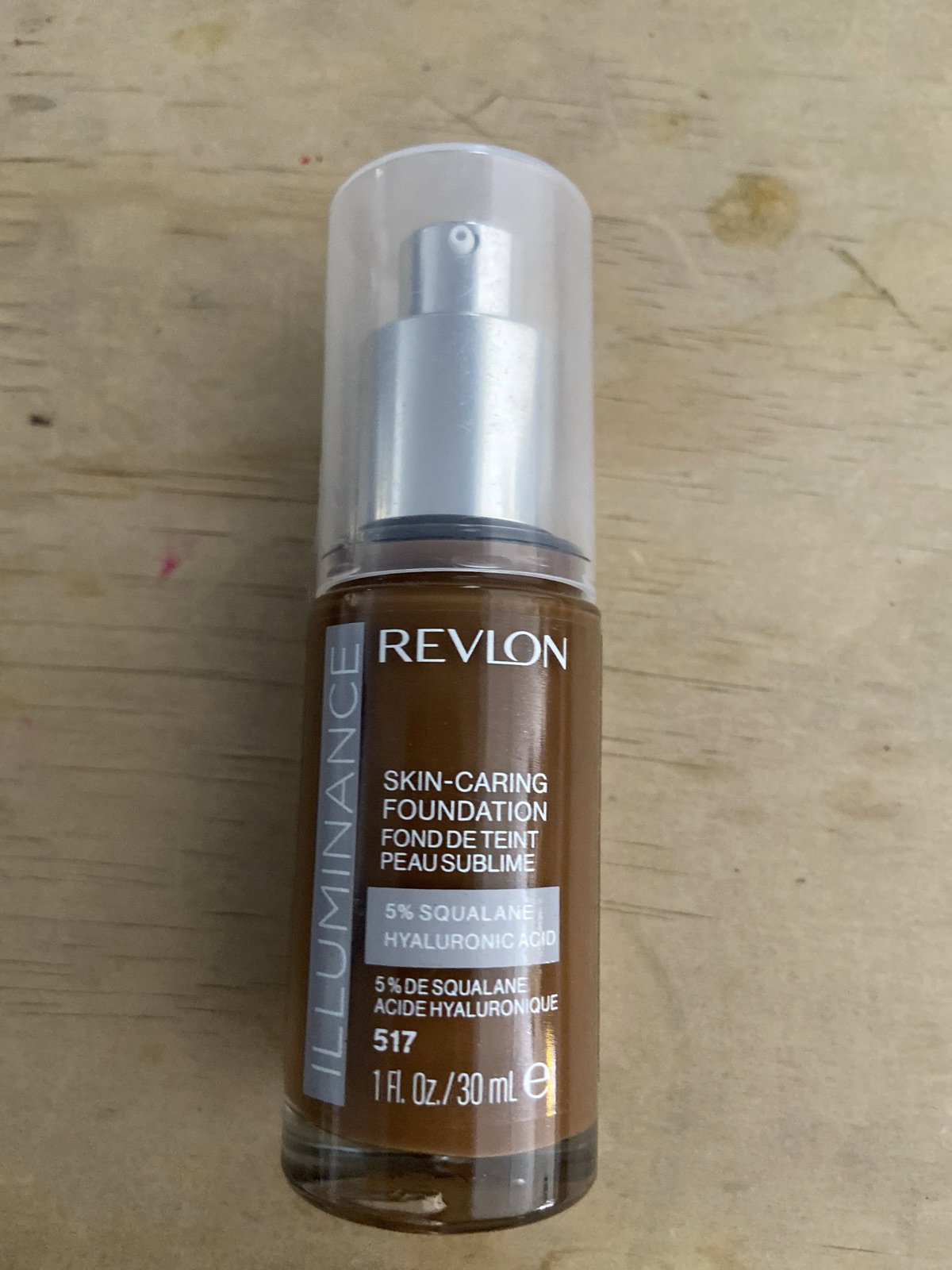 Base líquida iluminadora Revlon 517