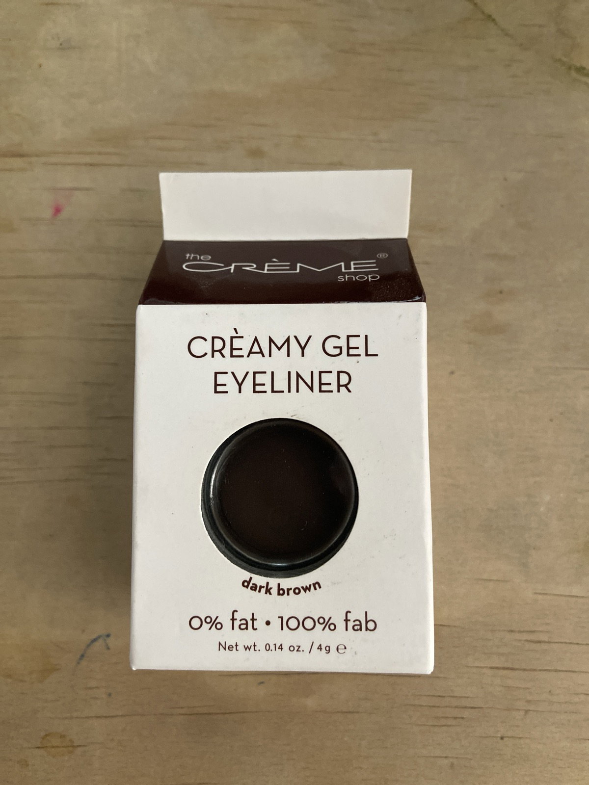 Eyeliner en gel cremoso color marrón oscuro