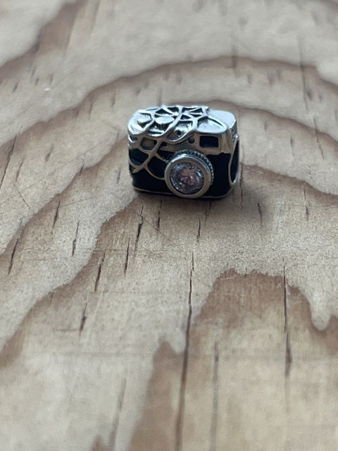 Charm de cámara Spiderman en plata 925 compatible con Pandora