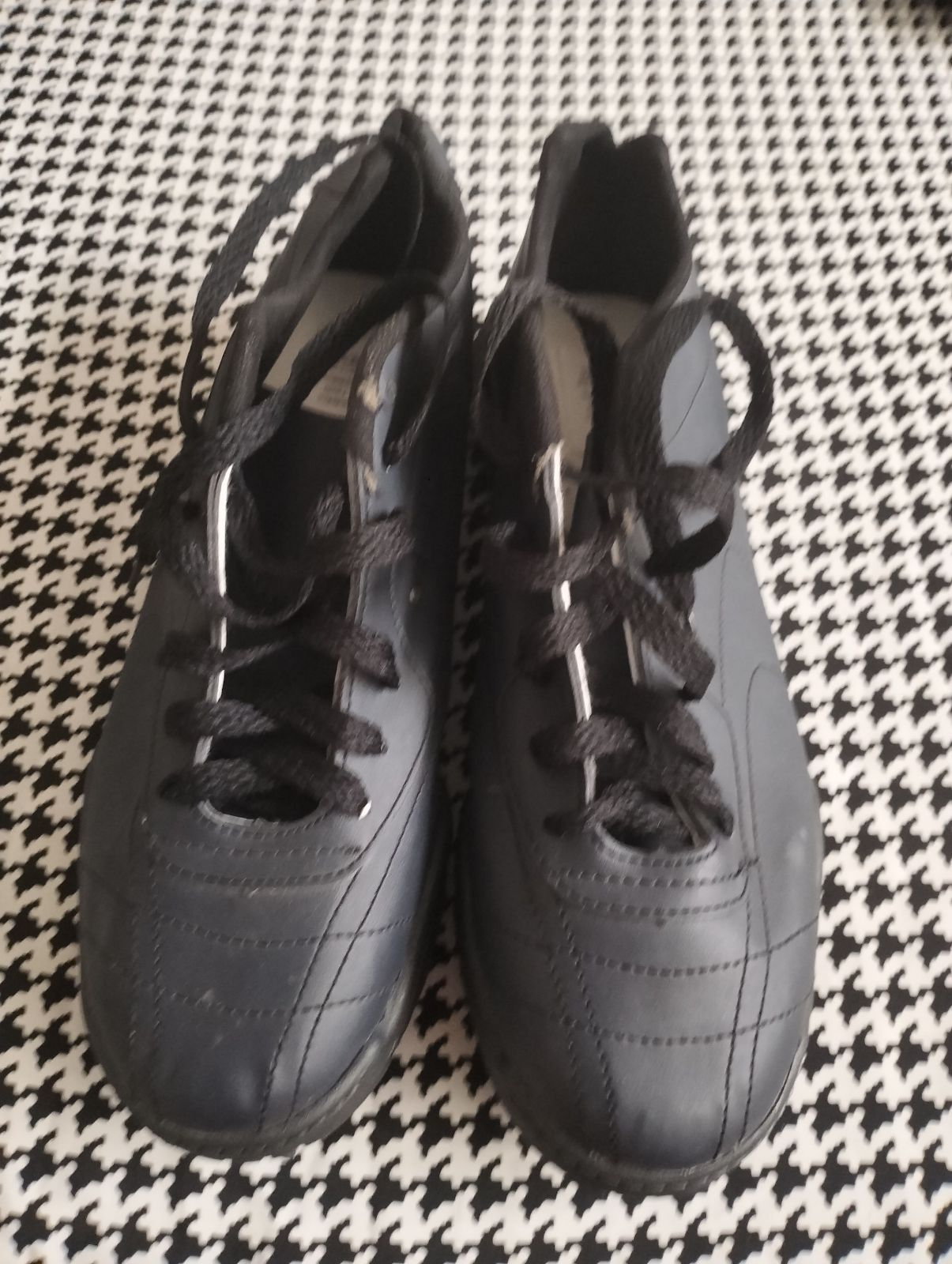 Tachones cómodos y resistentes para fútbol