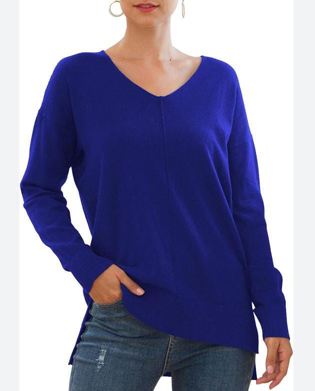 Suéter azul de mujer con cuello en V