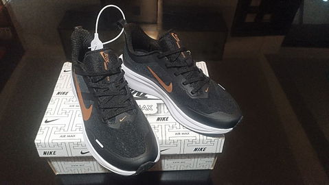 Tenis Nike Air Zoom Max para Atletismo Número 6.5