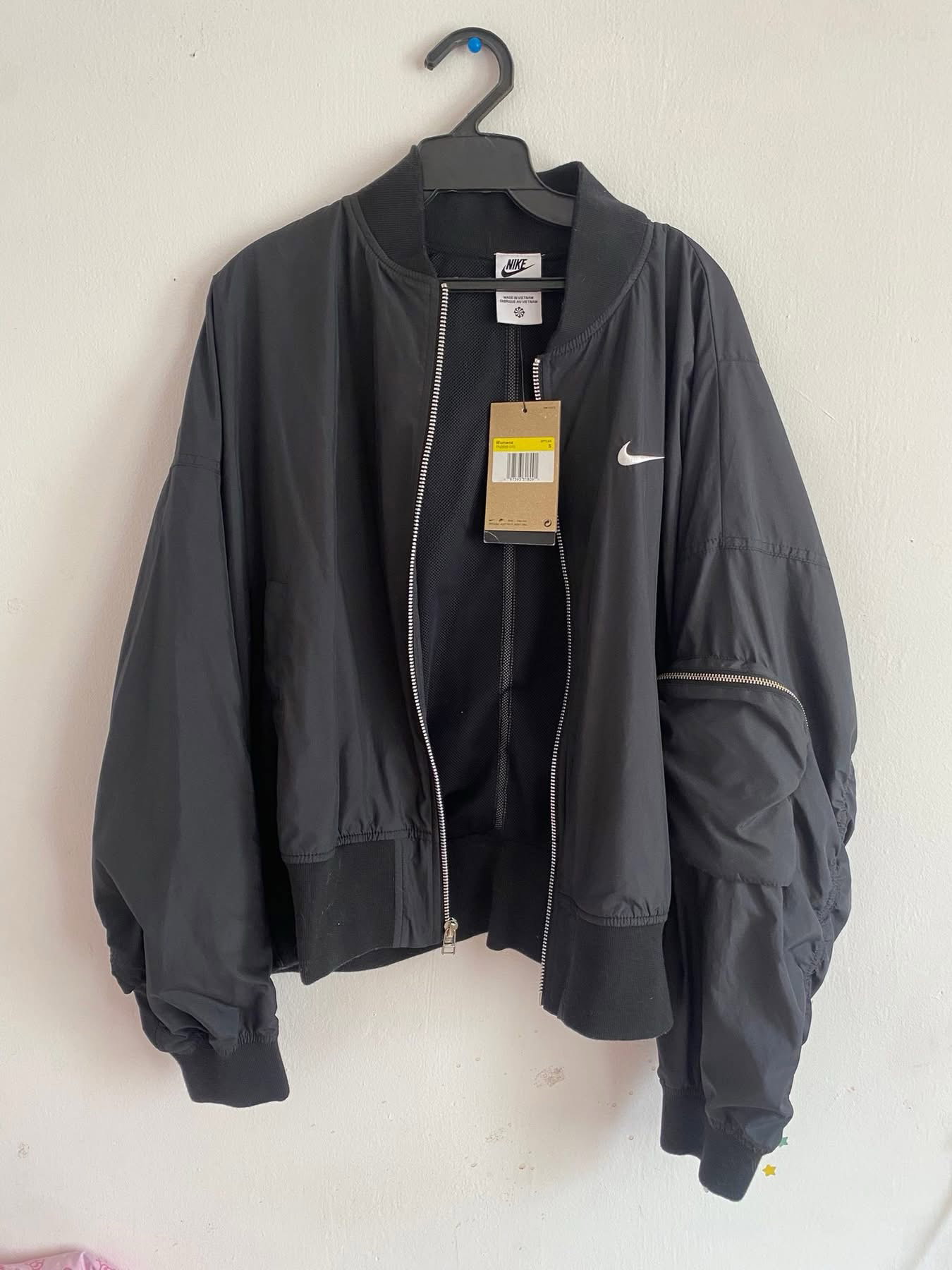 Bomber Jacket Nike Nueva con Etiqueta - Talla S