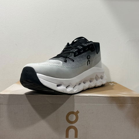 Tenis On Cloudstratus en excelente estado
