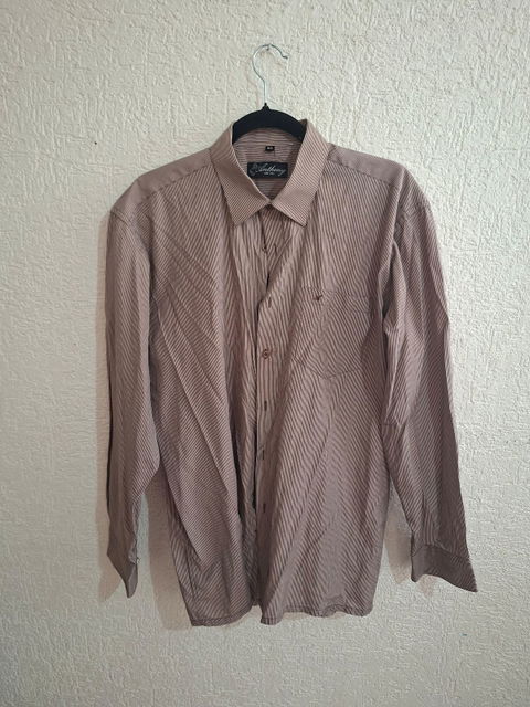 Camisa café ligera