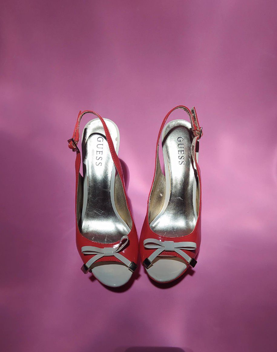 Plataformas peep toe marca Guess 