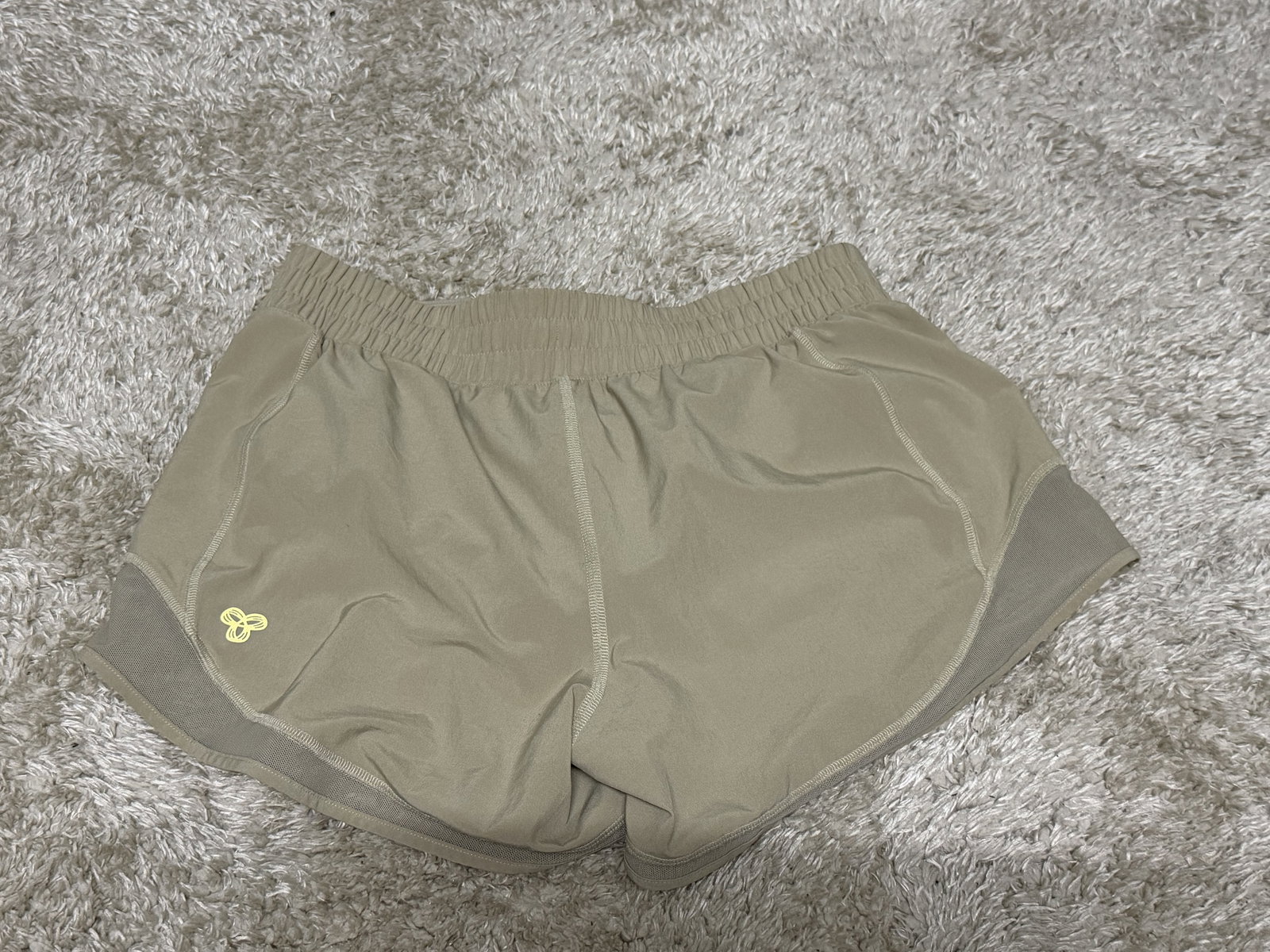 Short Aritzia Golden Talla 0 - Como Nuevo