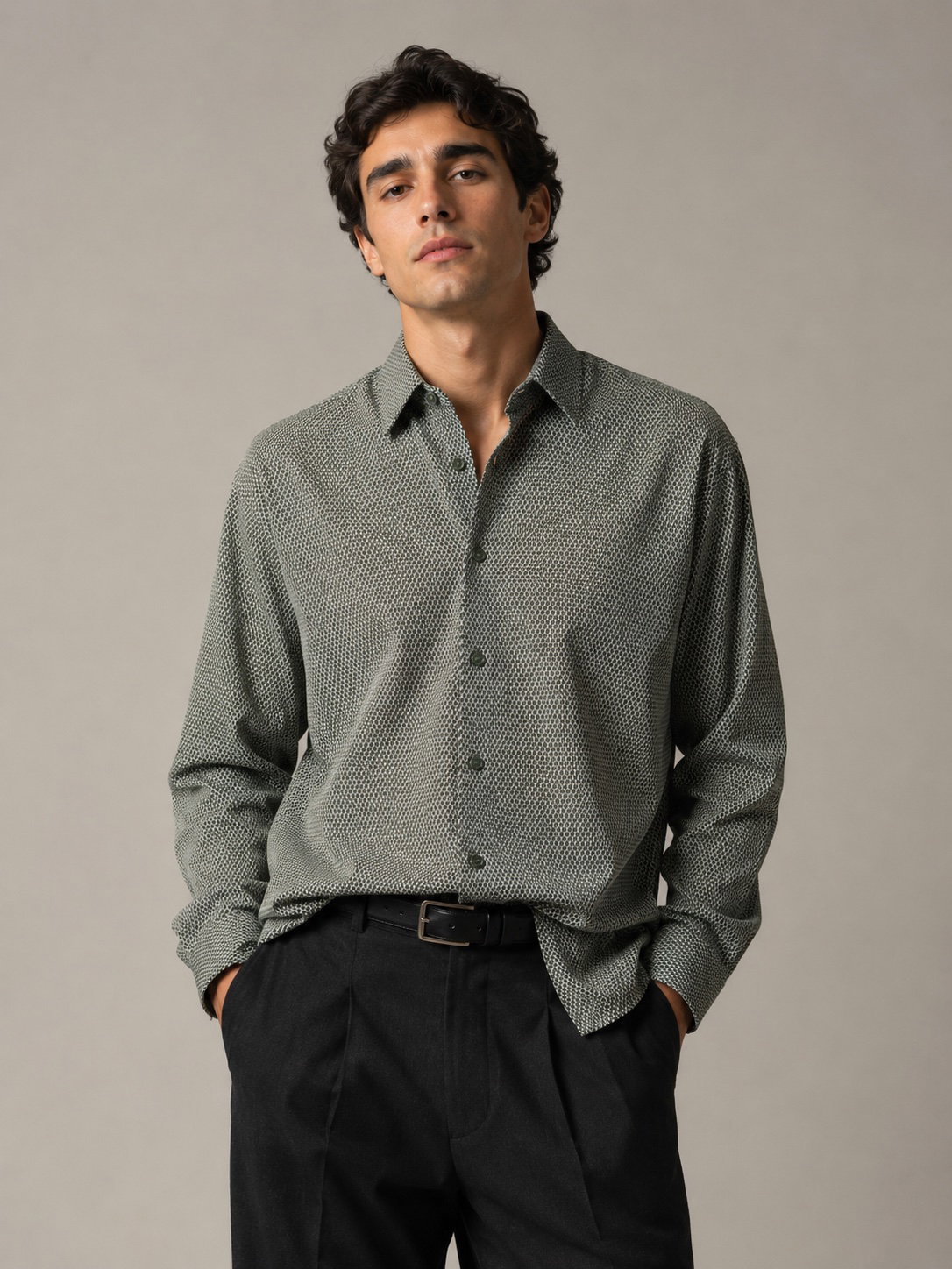 Camisa verde de botones formal diseño Bijom talla chica hombre