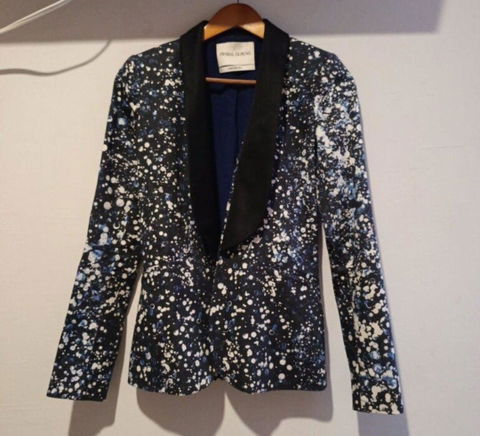 Saco de diseñador Prabal Gurung con estampado artístico