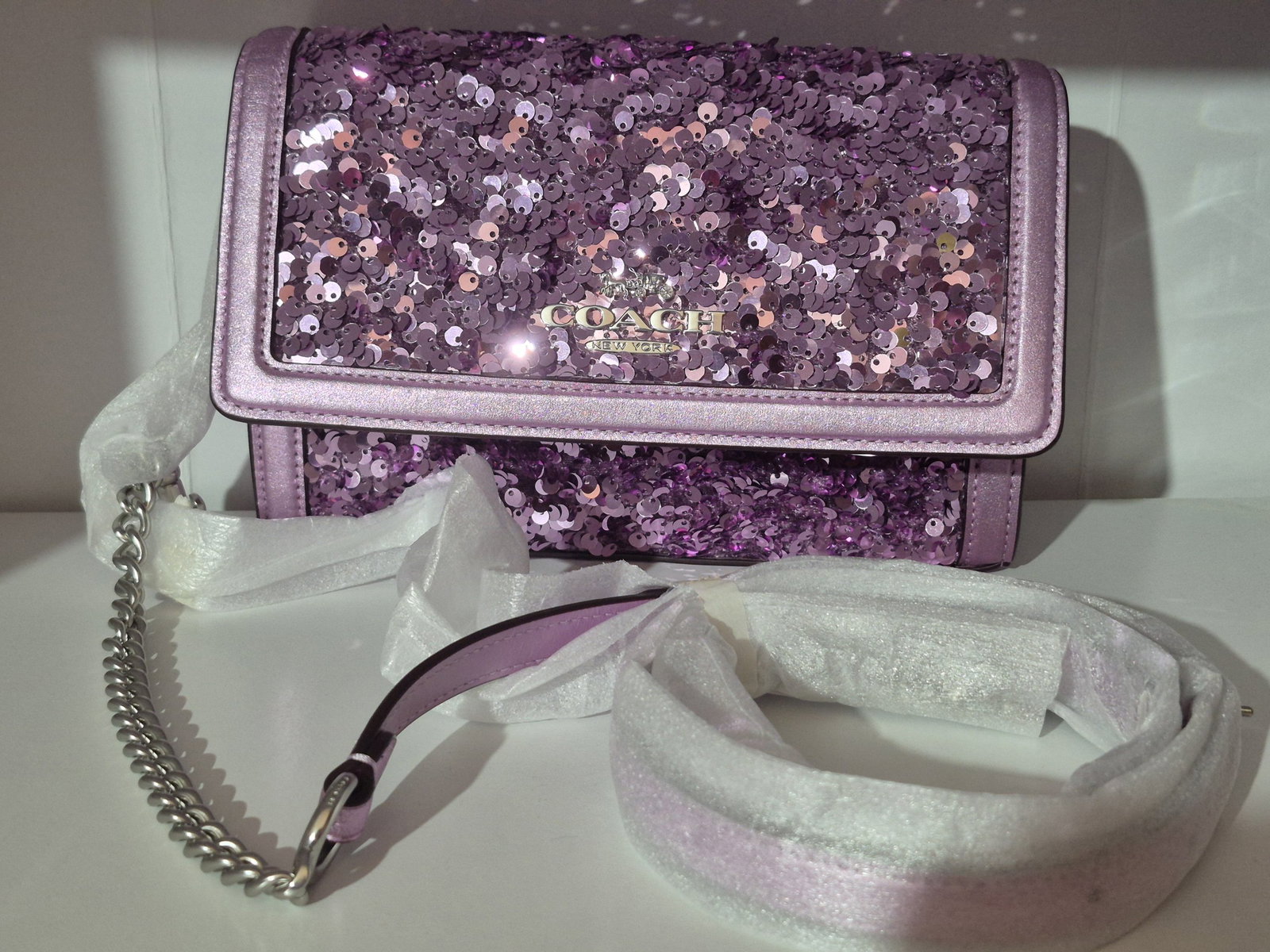 Bolso Coach Flap Clutch Crossbody con Lentejuelas Lila y Morado