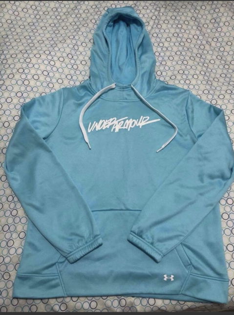 Hoodie Under Armour Azul Claro - Talla SM - Como Nuevo