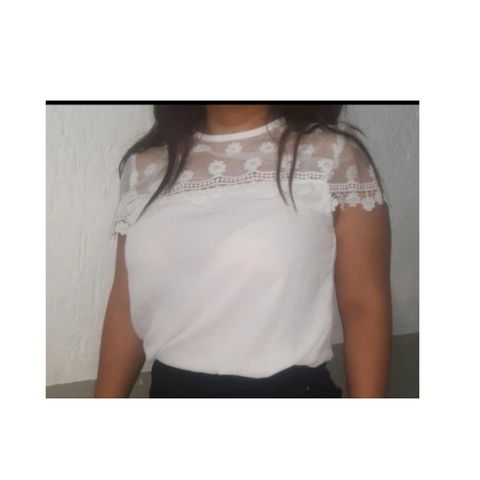 Blusa blanca con encaje Shein talla S