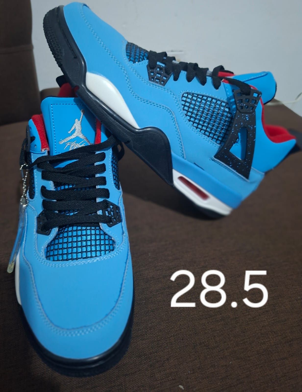 Tenis Jordan 4, nuevos, sin caja, talla 28.5 y 27.5