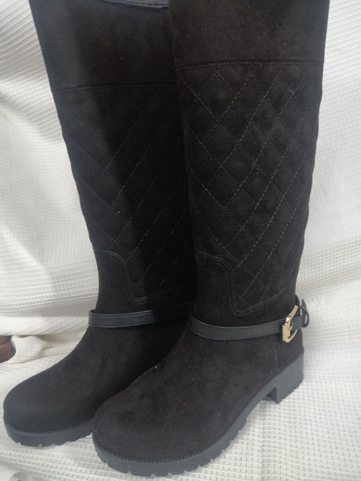 Botas altas de mujer en color negro 
