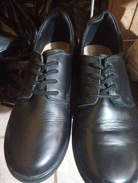 Zapatos de piel negros para hombre