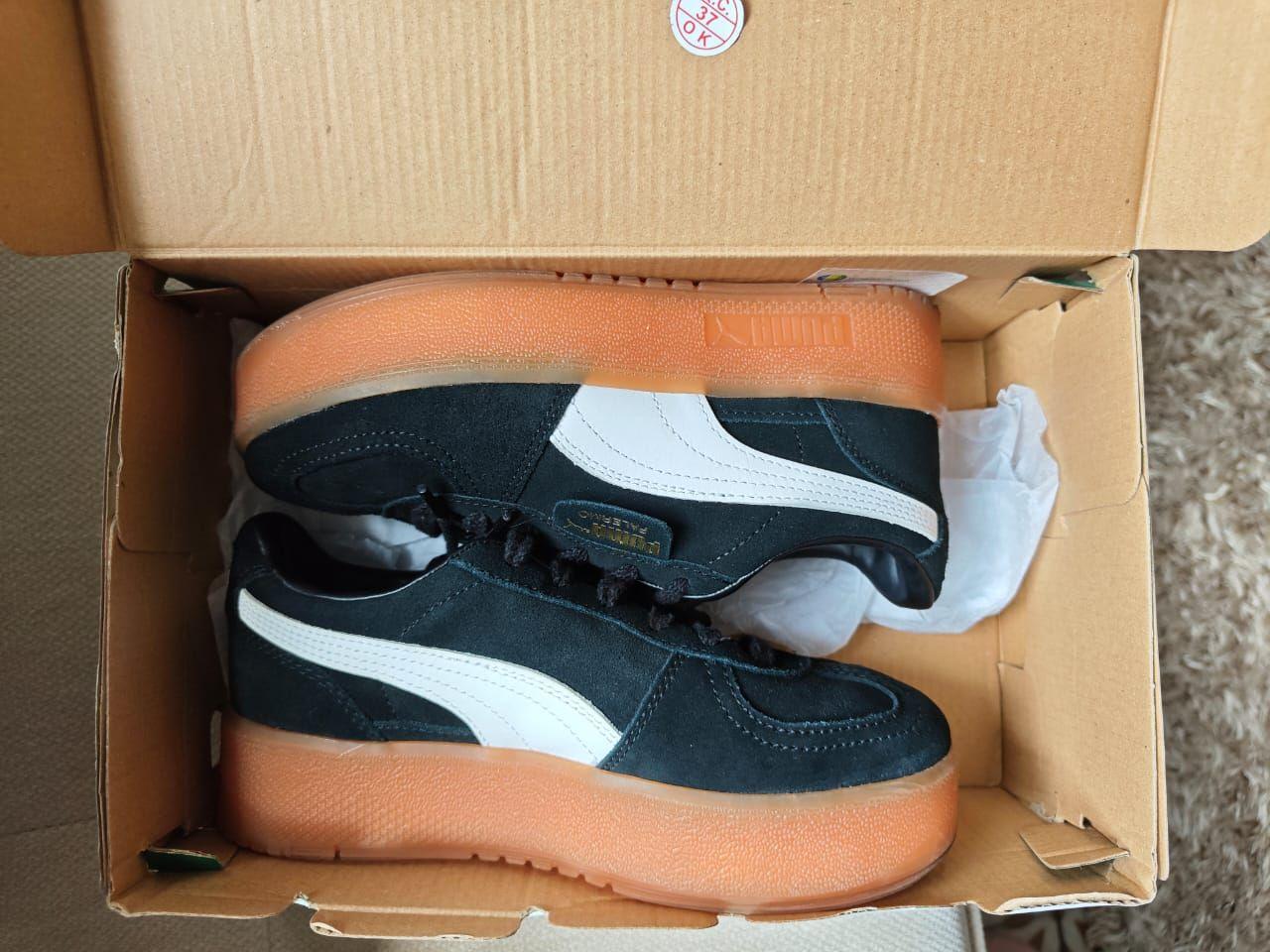 Tenis Puma negros con plataforma 