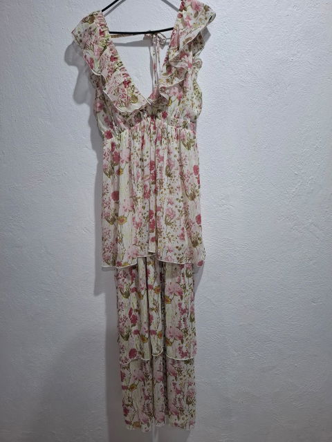 Playera con Flores Rosa y Volantes
