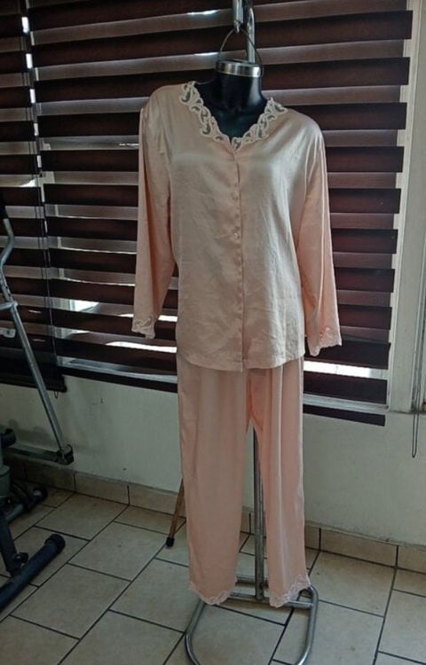 Pijama de Seda Rosa con Encaje - Talla 1XL