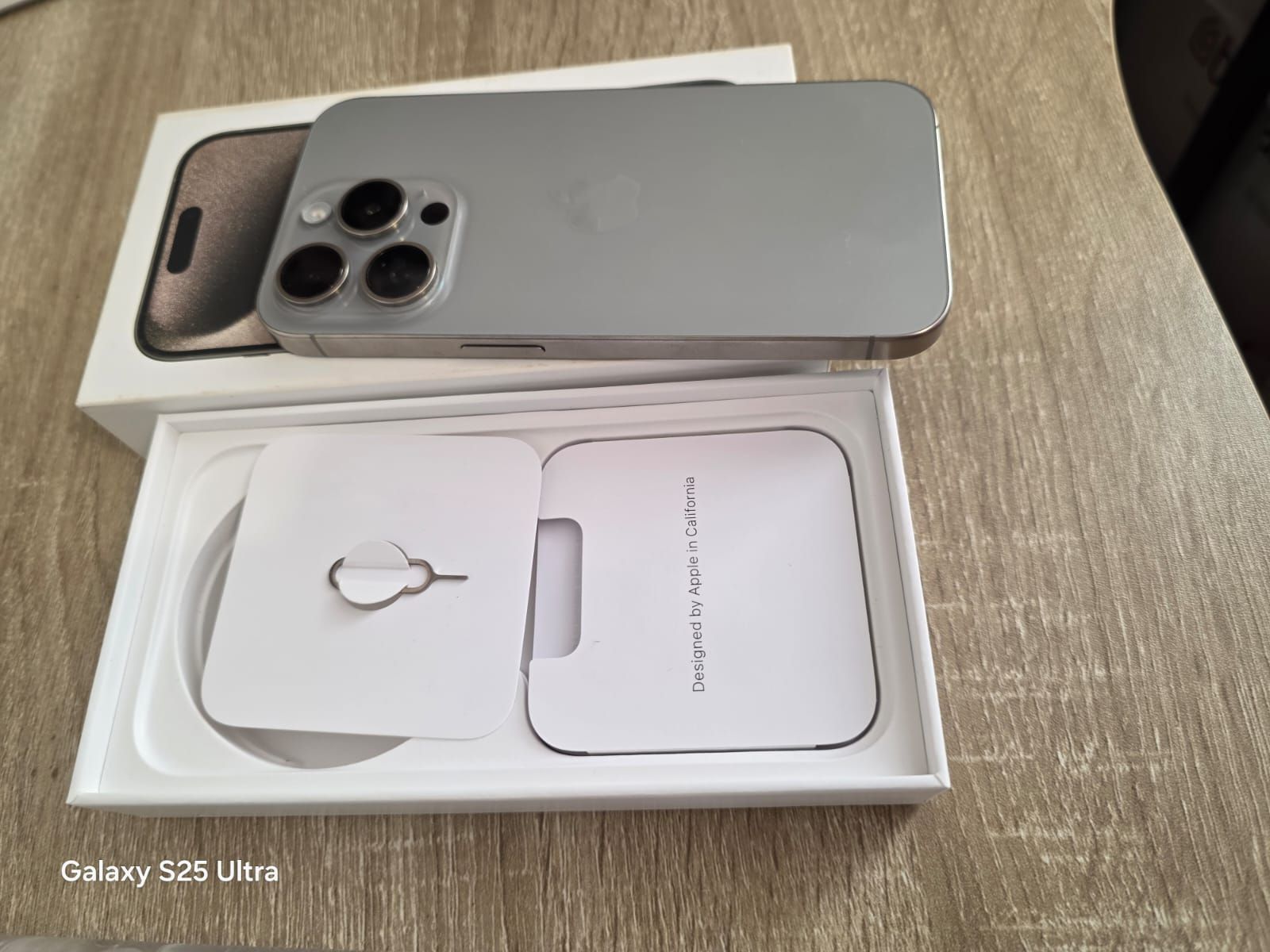 iPhone 15 Pro 128 GB en excelente estado
