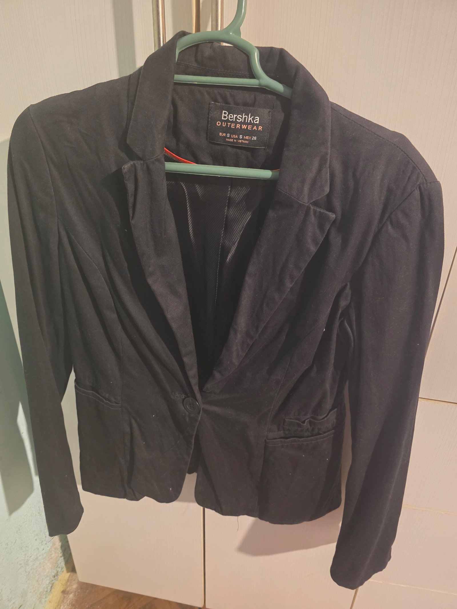 Blazer BERSHKA Talla S Negro en Buen Estado