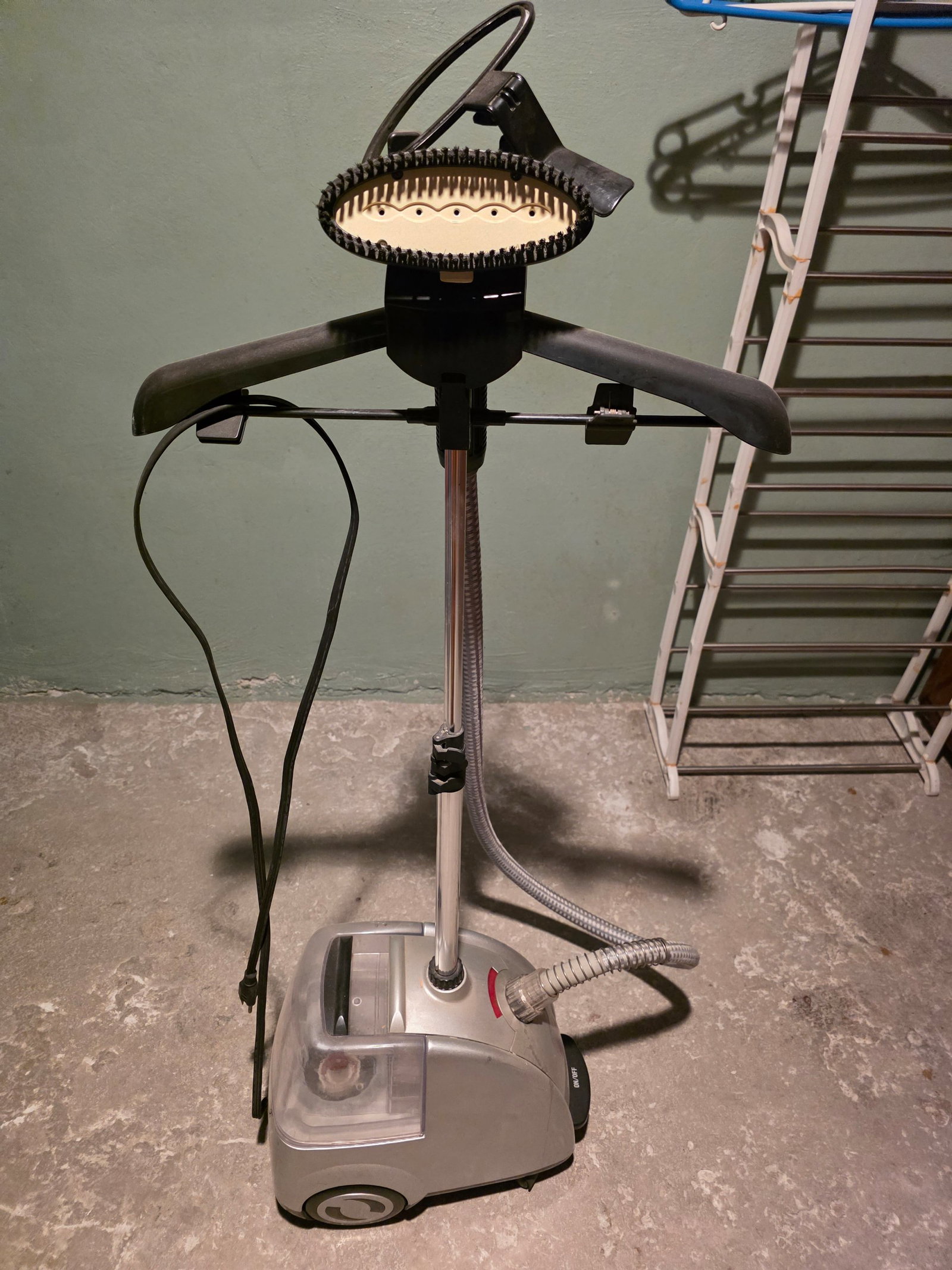 Máquina de vapor vertical SLIZA GS300 (Una ruedita rota)