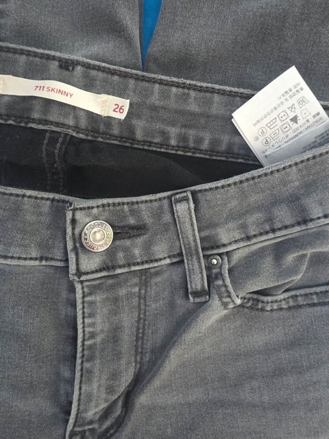 Pantalón Levis 711 Skinny Gris Talla 26 Original