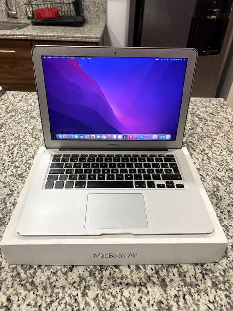 MacBook Air 2017 13” | 128GB SSD | 8GB RAM | Monterey