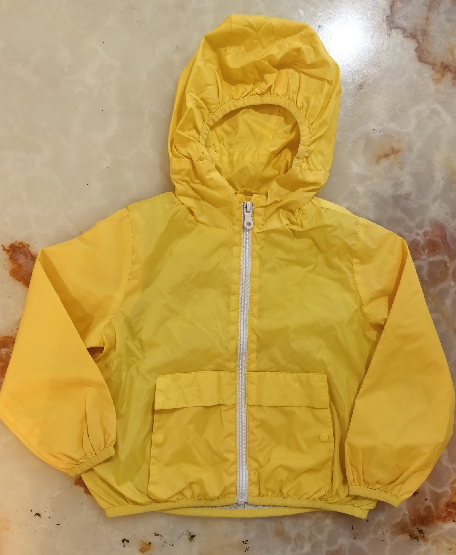 Rompevientos Zara Kids 5 años, usado.