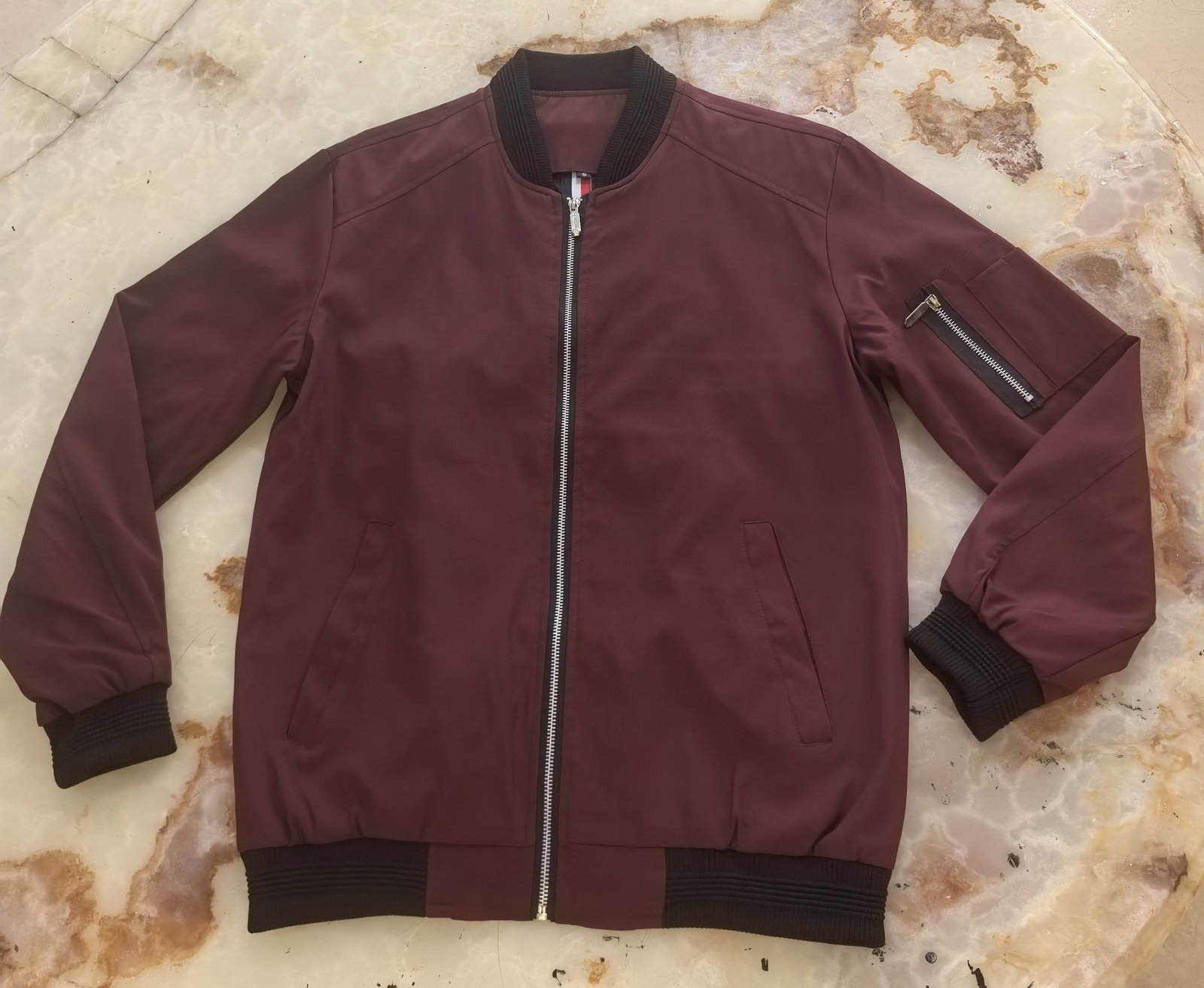 Chamarra Bomber Roja Talla S en Excelente Estado