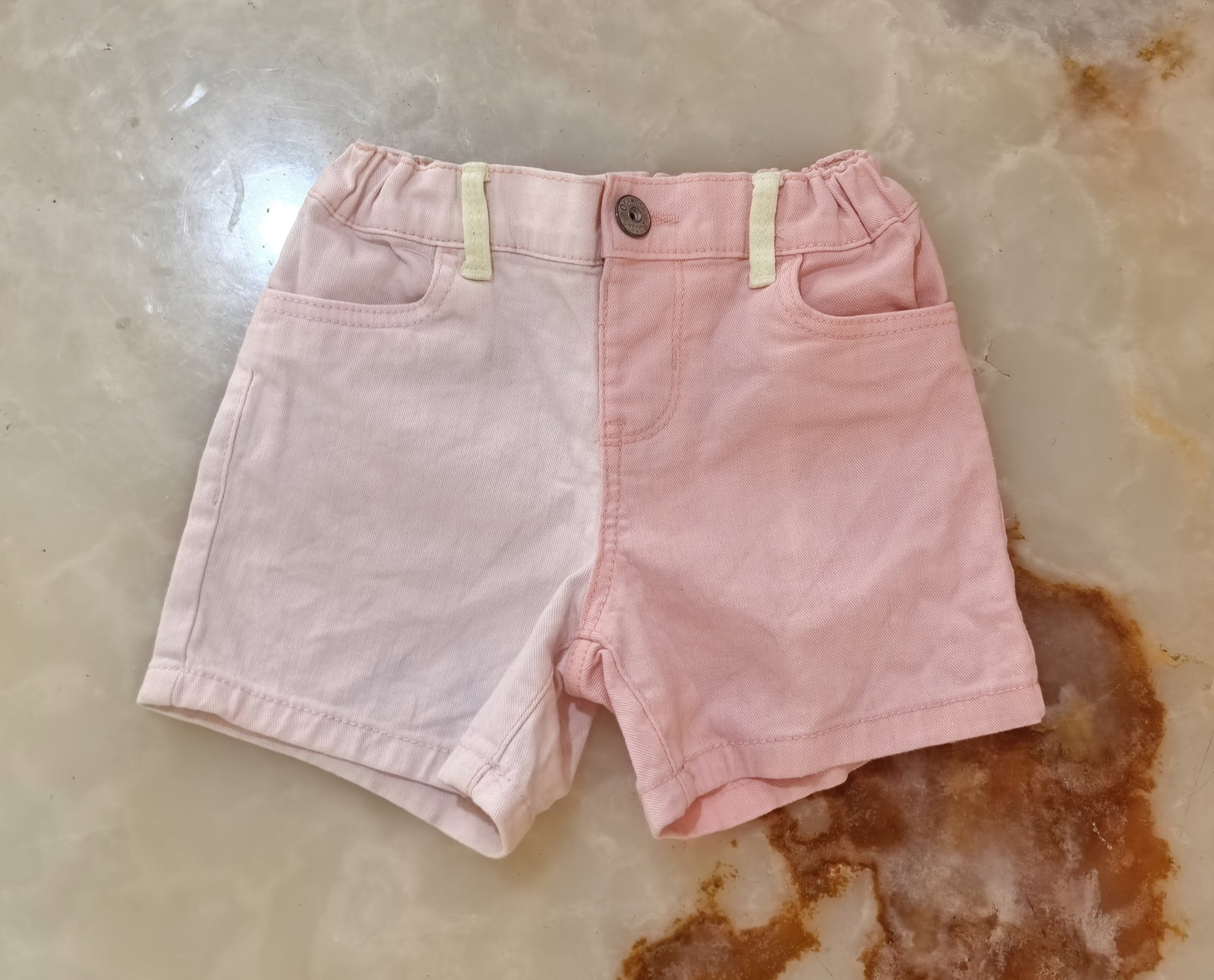 Short Oshkosh Talla 4 años - Como Nuevo