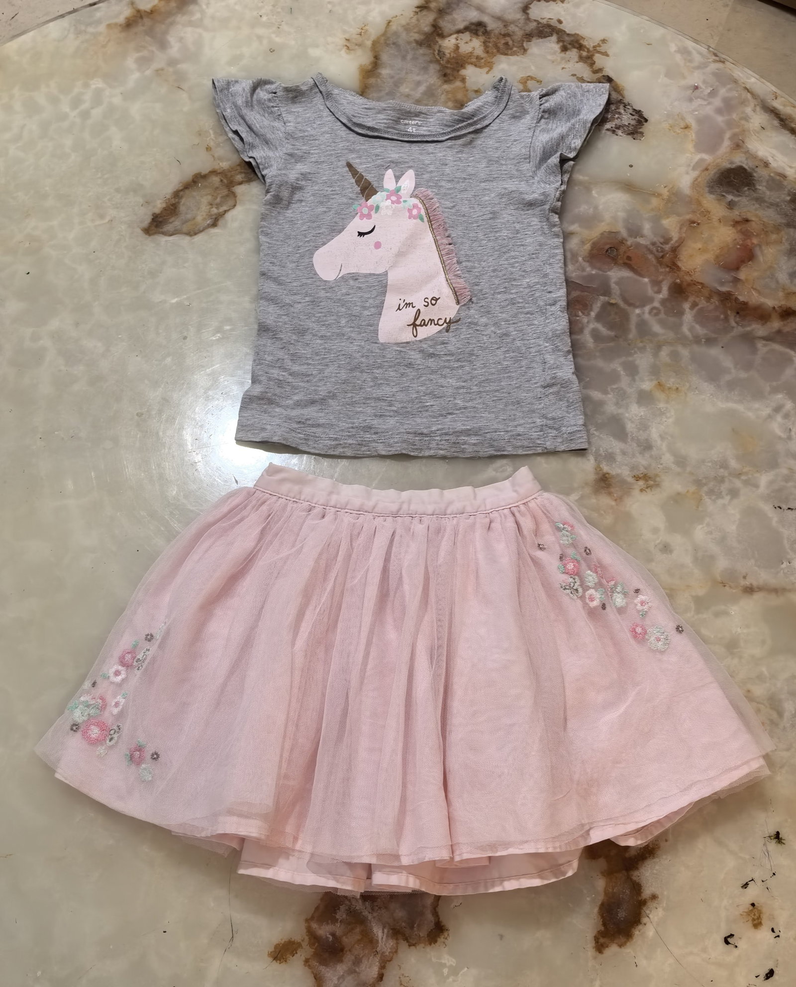Conjunto Carter's blusa y short
