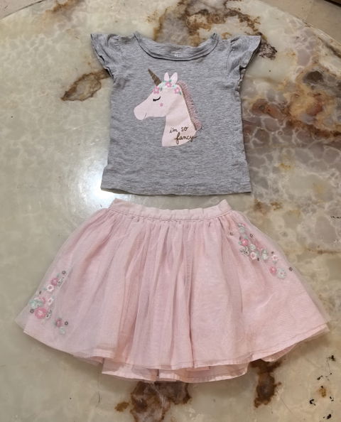 Conjunto Carter's blusa y short