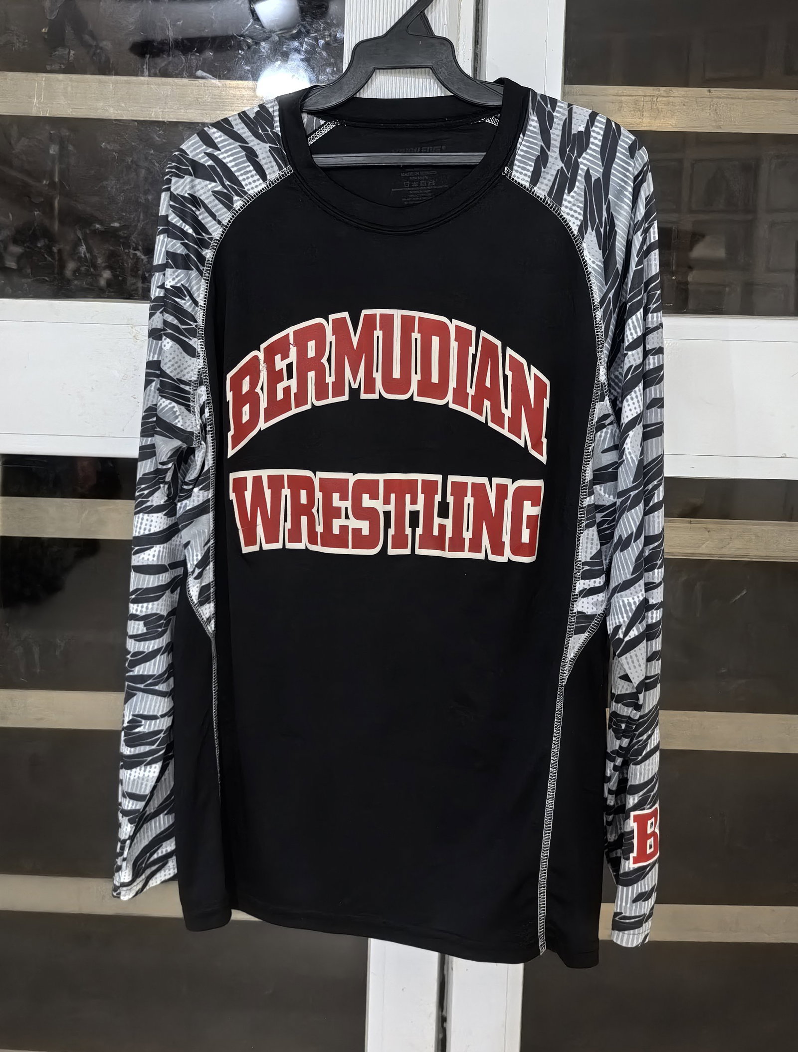Playera High Five Medium Bermudian Wrestling Nueva
