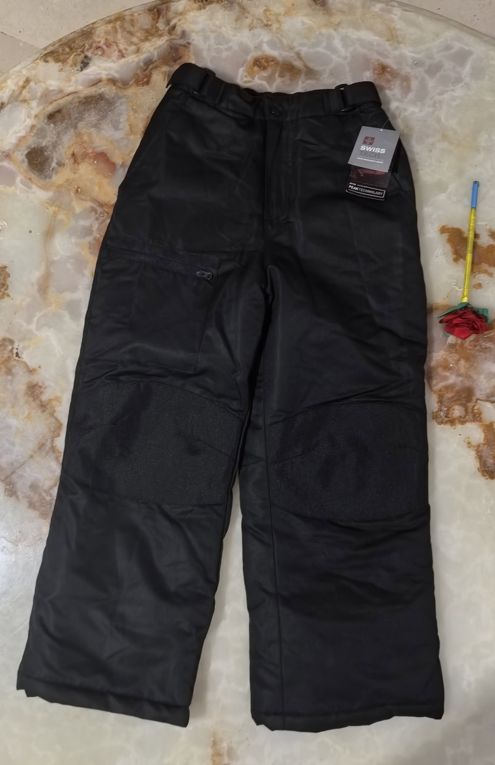 Pantalón Negro SwissTech M 8 Nuevo con Etiqueta