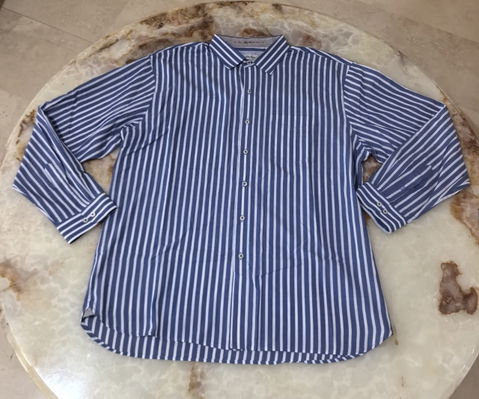 Camisa Van Heusen de Rayas, Talla XL, Nueva