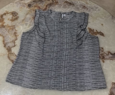 Blusa Elle nueva, talla XL con detalles plisados