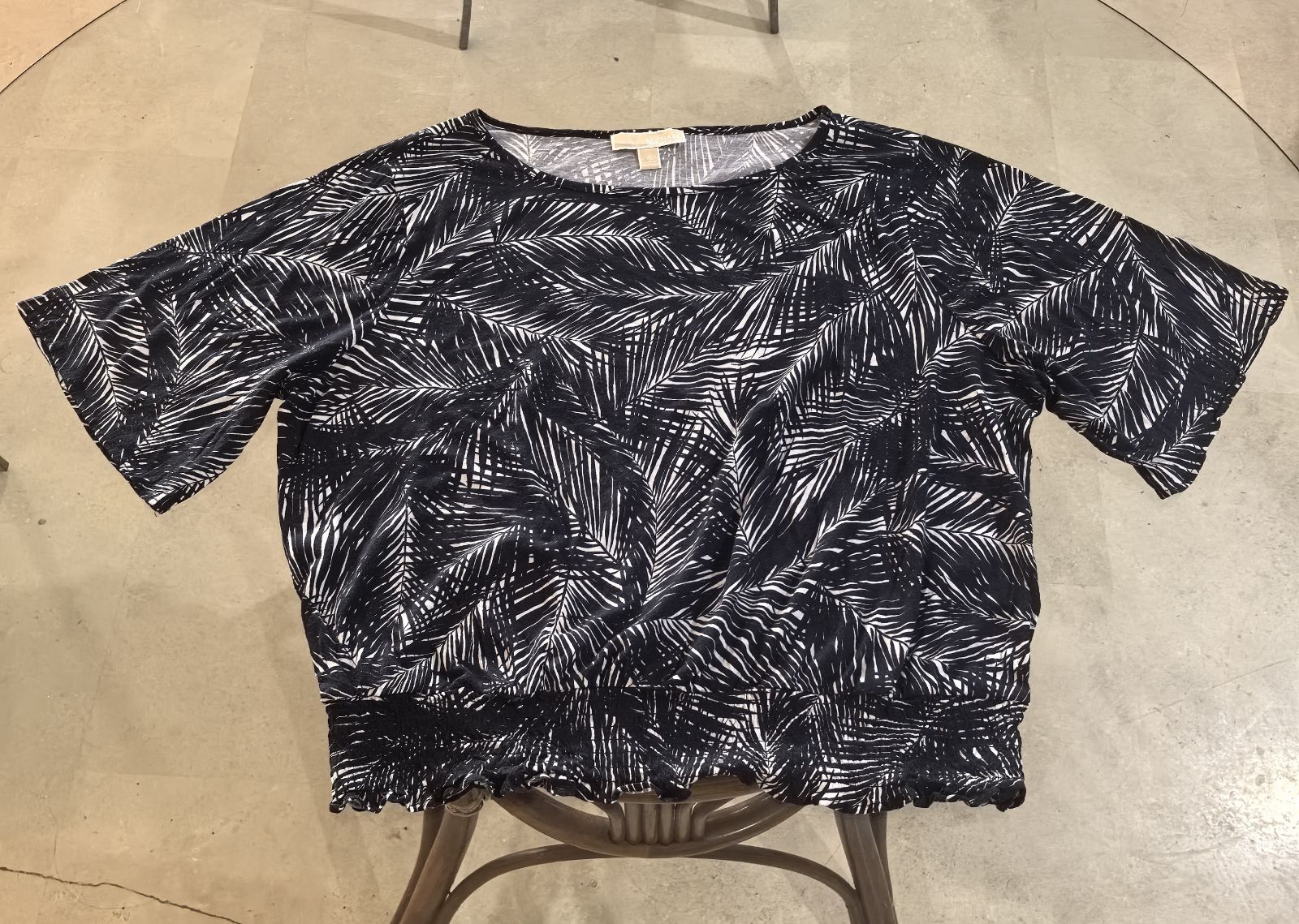 Blusa de Mujer con Estampado de Hojas