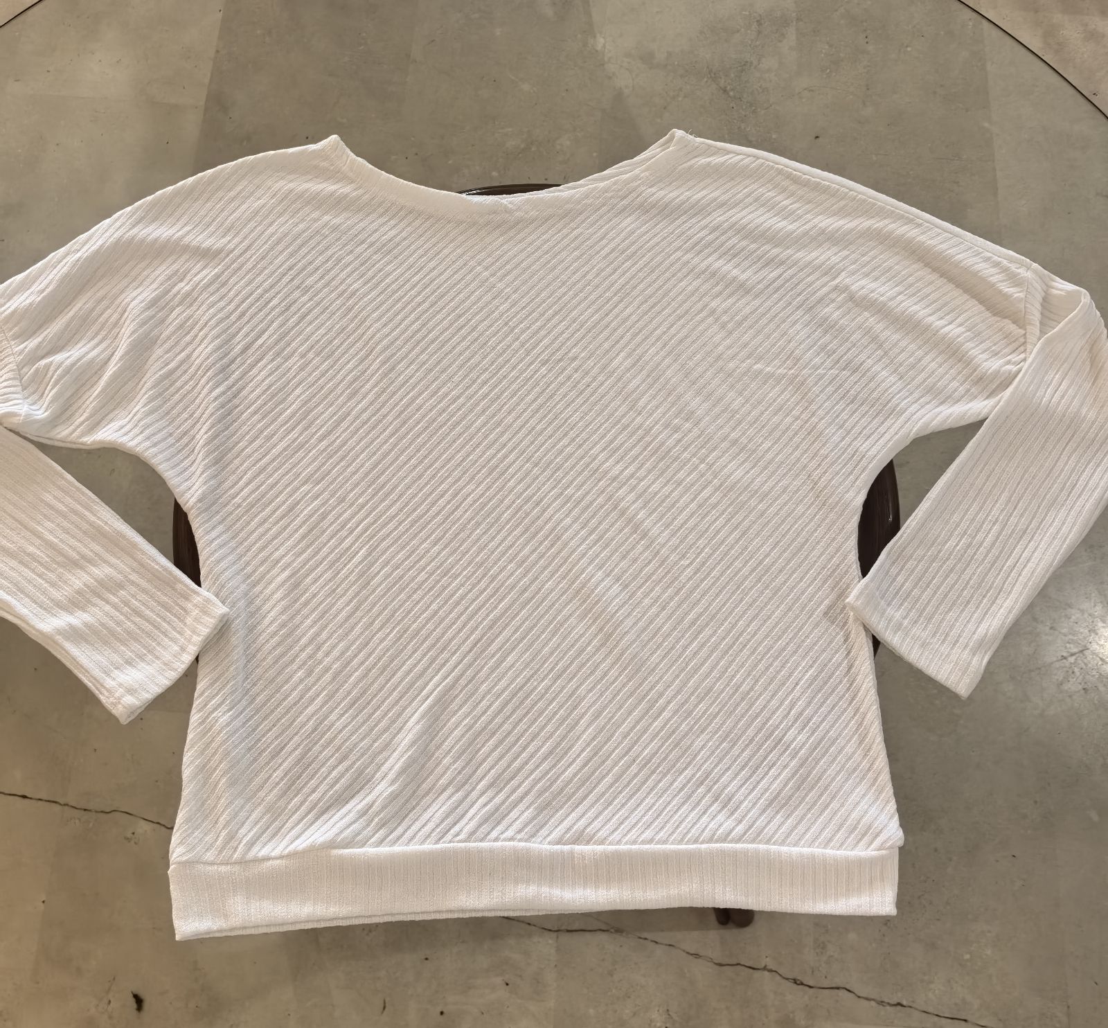 Blusa blanca de manga larga, talla Large