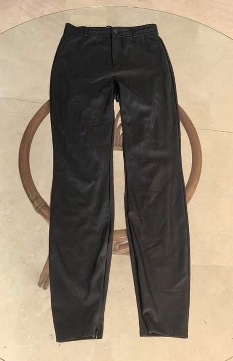 Pantalón Zara color negro talla Small