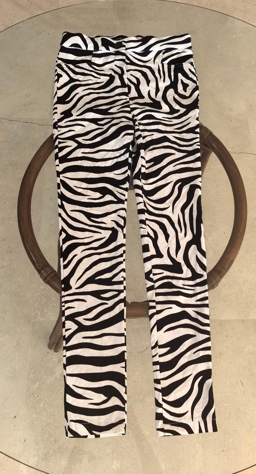 Pantalón stretch Zara tamaño Small con estampado de cebra