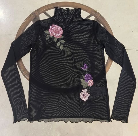 Blusa transparente Stradivarius con bordado floral - Talla Small