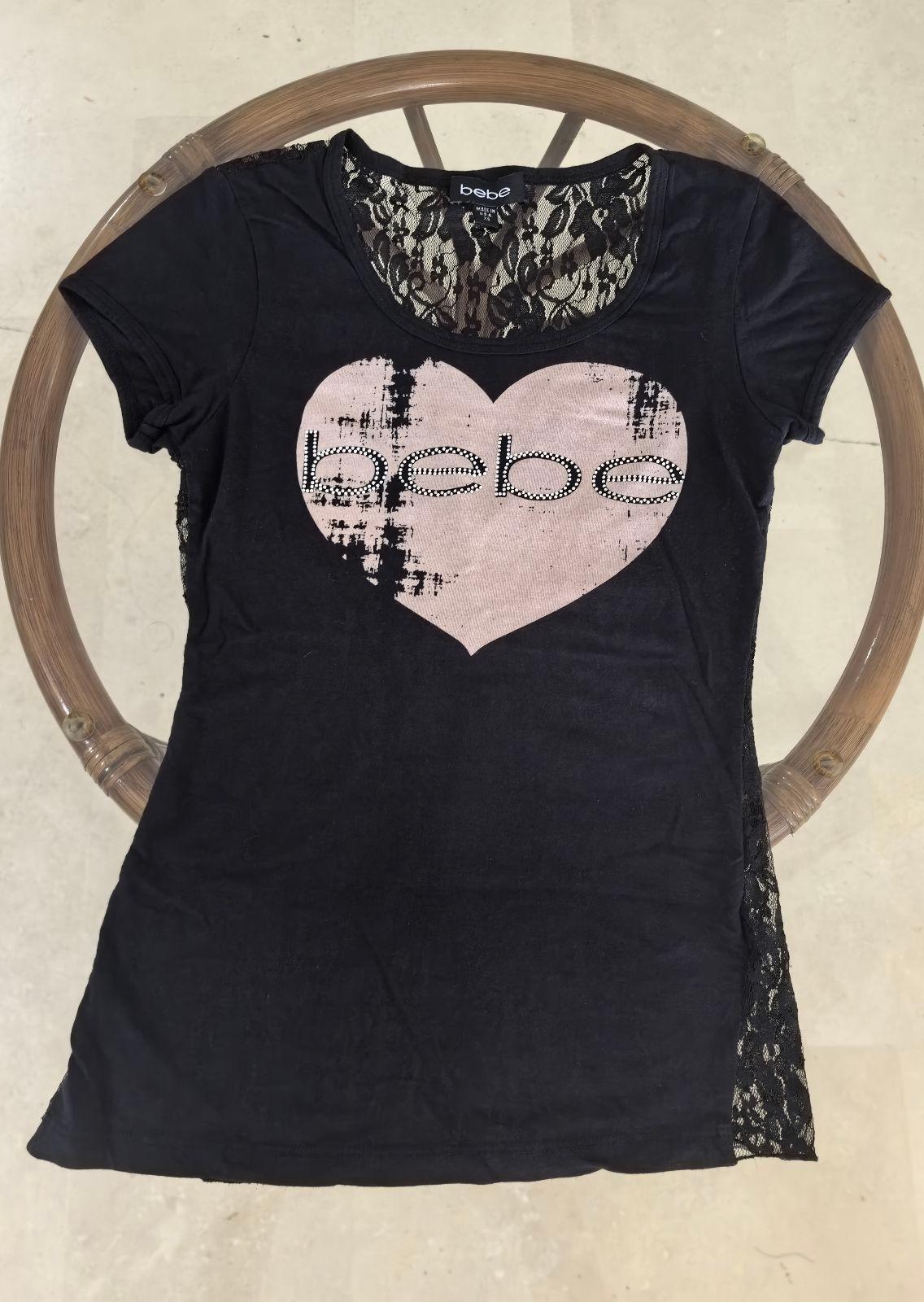 Blusa Bebe con Detalle de Encaje y Corazón