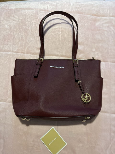 Bolsa Michael Kors Color Burdeos a Estrenar